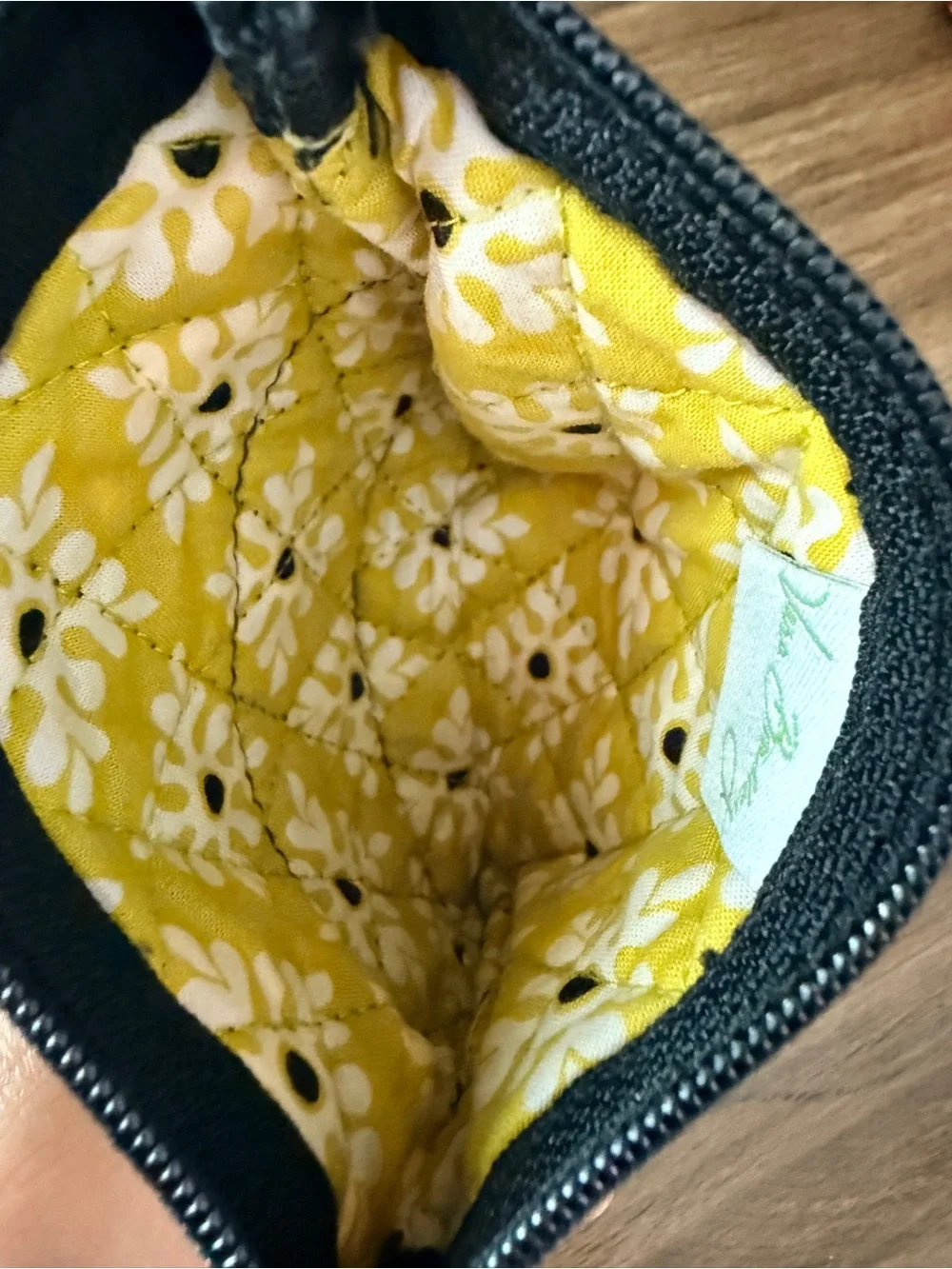 Vera Bradley Coin Purse in Retired Baroque Pattern - Picture 8 of 8